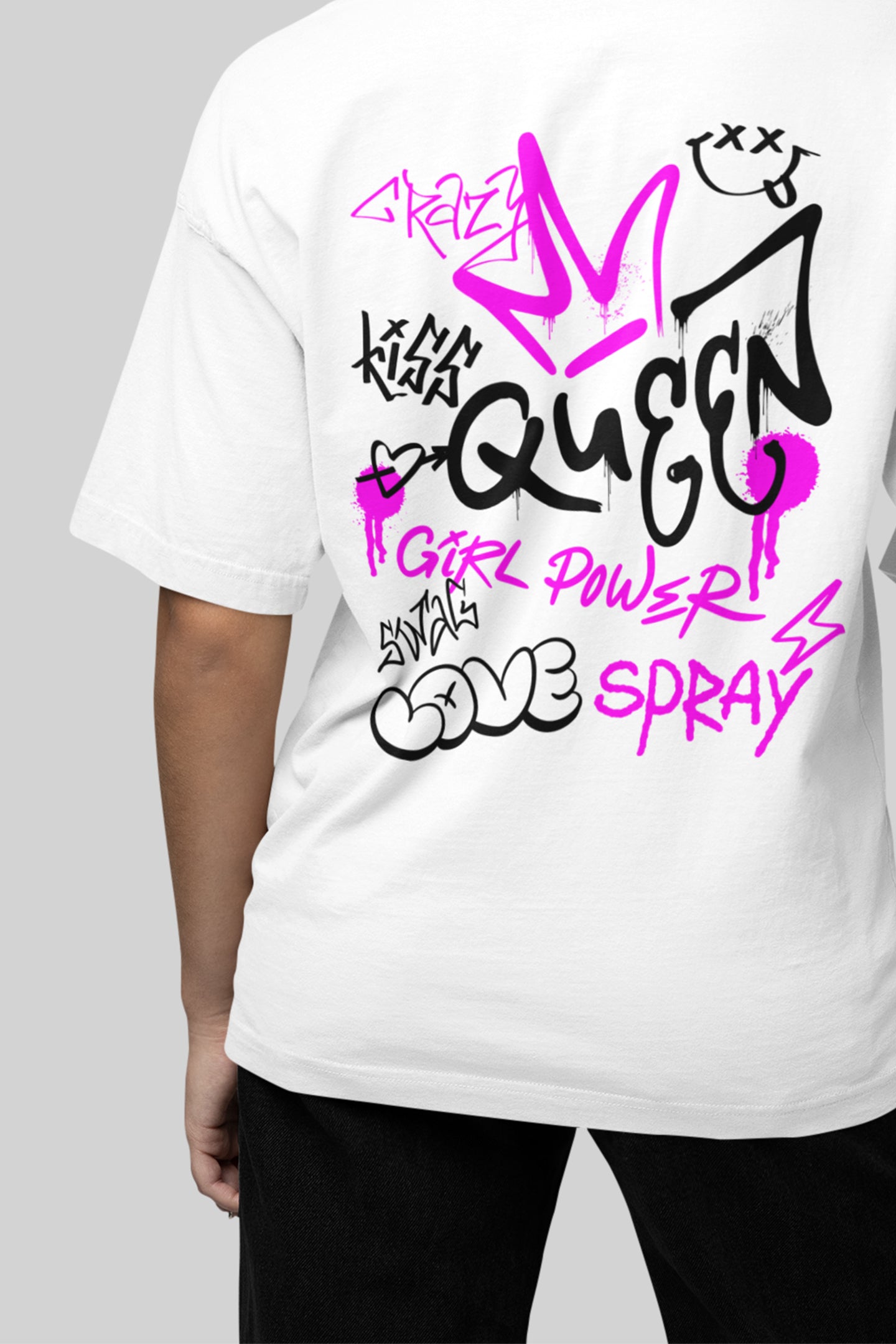 Graffiti Queen  Regular Oversized T-Shirt